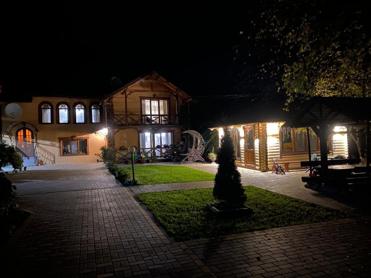 Rodynnyi Zatyshok Guest House Verkhovyna Bagian luar foto